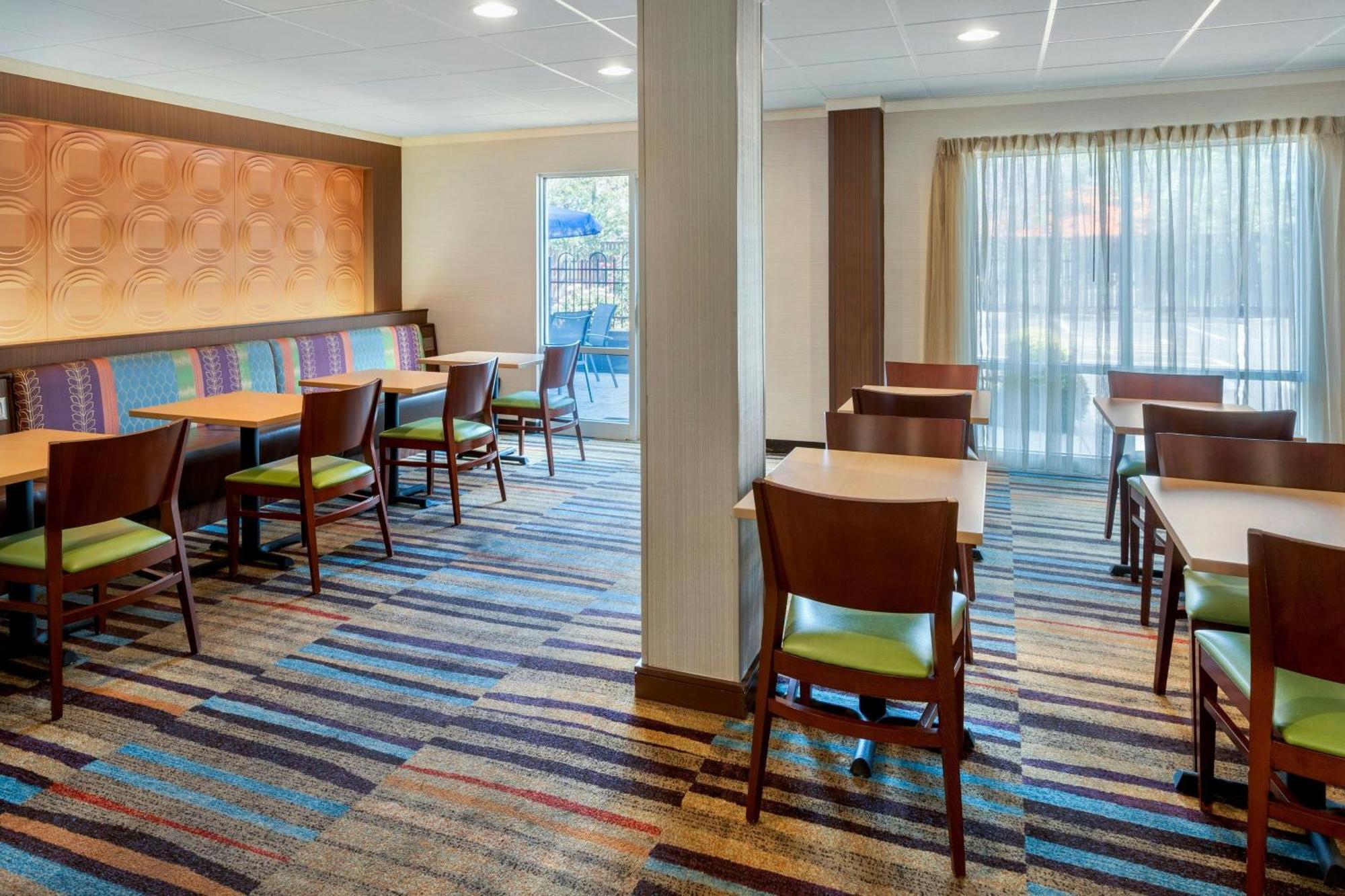 Hotel Fairfield & By Marriott 3*